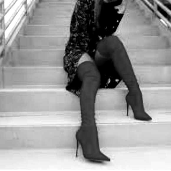 Sexy Chic Jeffrey Campbell Black Microsuede OTK Boots - Picture 10 of 13